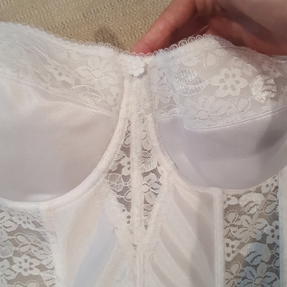 Lace Duster - Picture 2 of 6